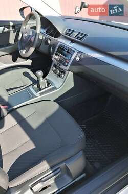 Универсал Volkswagen Passat 2012 в 