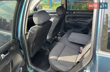 Універсал Volkswagen Passat 2001 в 