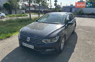 Универсал Volkswagen Passat 2015 в Киеве