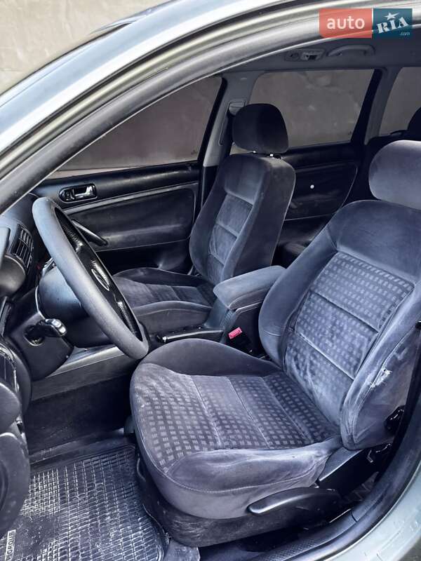 Универсал Volkswagen Passat 2002 в Черновцах