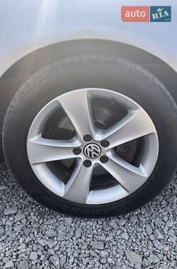 Универсал Volkswagen Passat 2010 в 