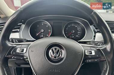 Седан Volkswagen Passat 2015 в 