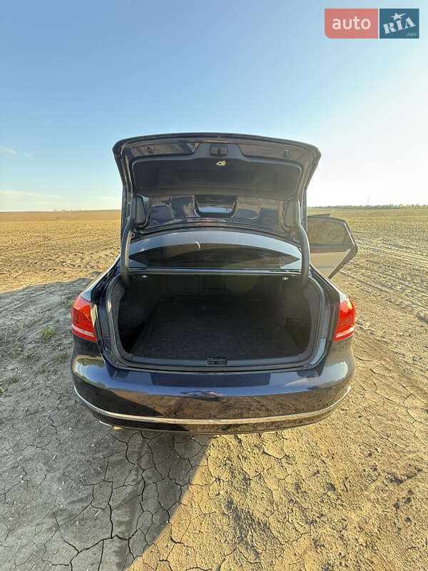Седан Volkswagen Passat 2013 в Каменец-Подольском