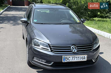 Універсал Volkswagen Passat 2011 в 