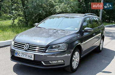 Универсал Volkswagen Passat 2011 в Киеве