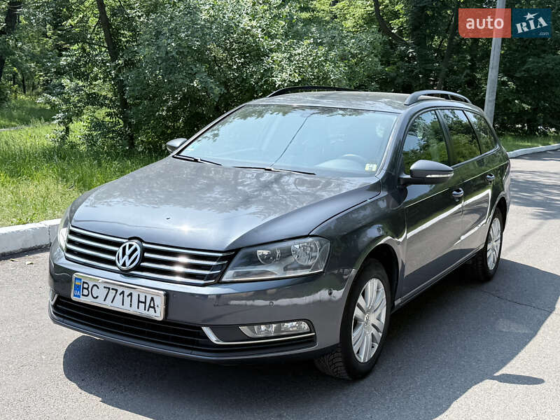 Універсал Volkswagen Passat 2011 в 