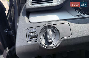 Універсал Volkswagen Passat 2011 в 