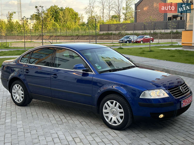 Седан Volkswagen Passat 2004 в Вінниці
