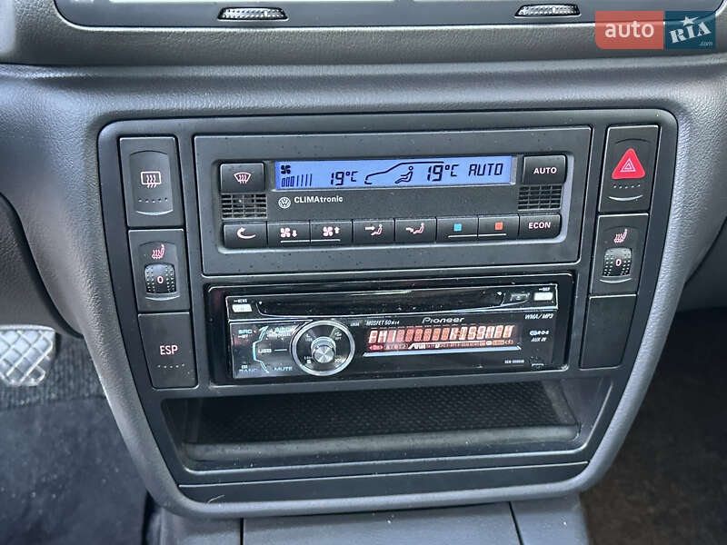 Седан Volkswagen Passat 2004 в Вінниці