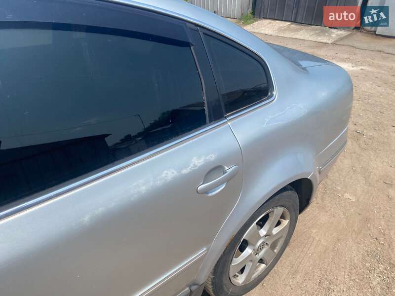 Седан Volkswagen Passat 2001 в Черкасах