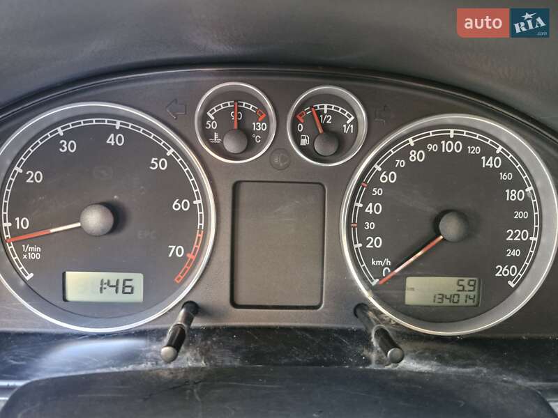 Седан Volkswagen Passat 2005 в Киеве