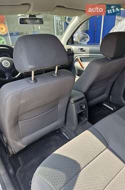 Седан Volkswagen Passat 2005 в 