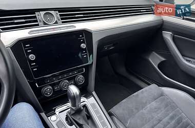 Седан Volkswagen Passat 2017 в 