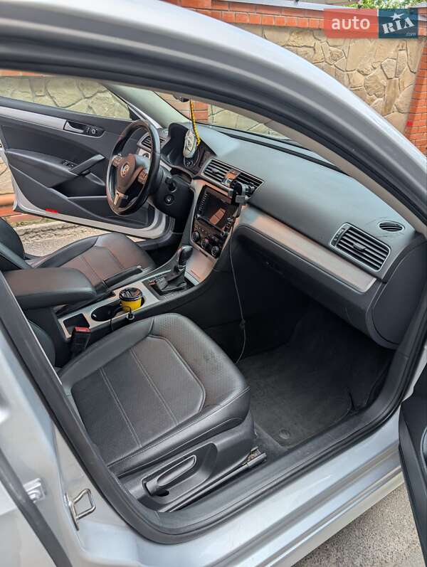 Седан Volkswagen Passat 2012 в Чернигове