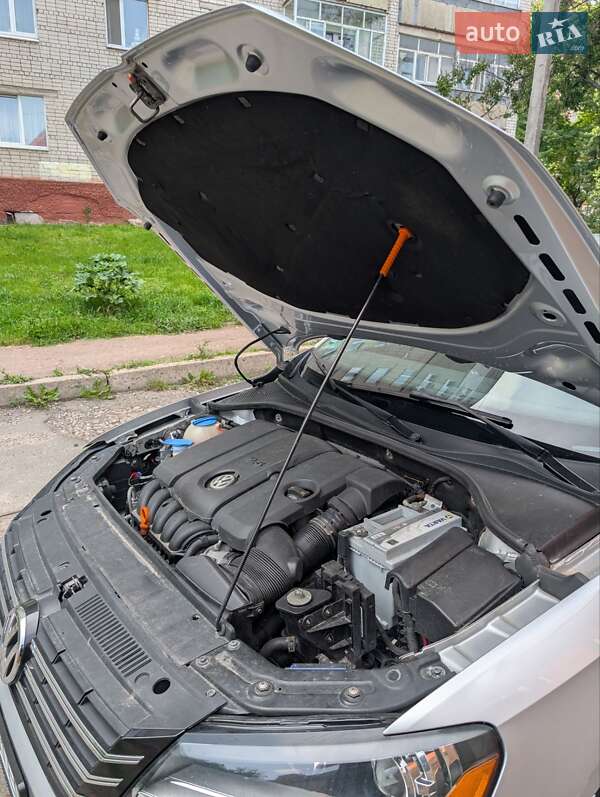 Седан Volkswagen Passat 2012 в Чернигове