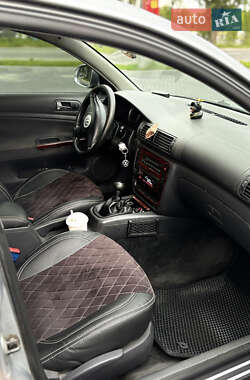 Седан Volkswagen Passat 2004 в 