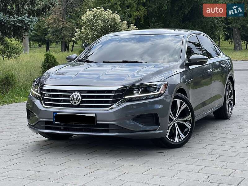 Седан Volkswagen Passat 2021 в Киеве