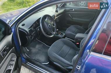 Седан Volkswagen Passat 2001 в 