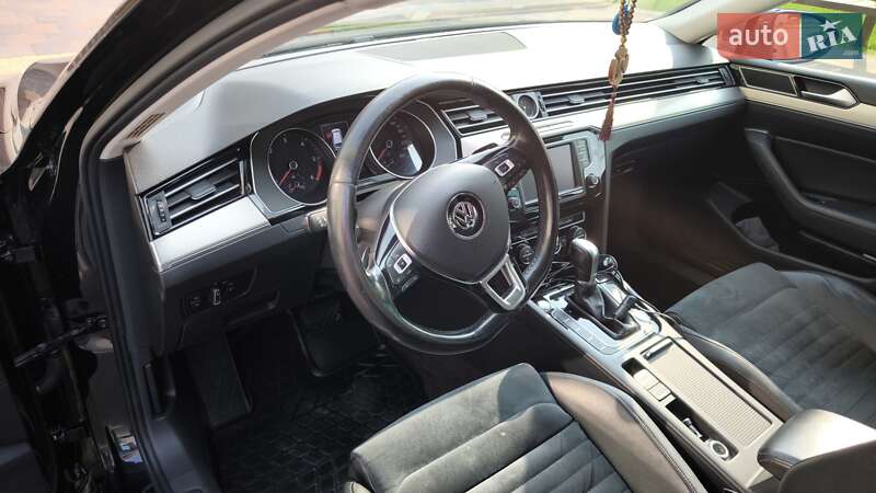 Универсал Volkswagen Passat 2015 в Вараше