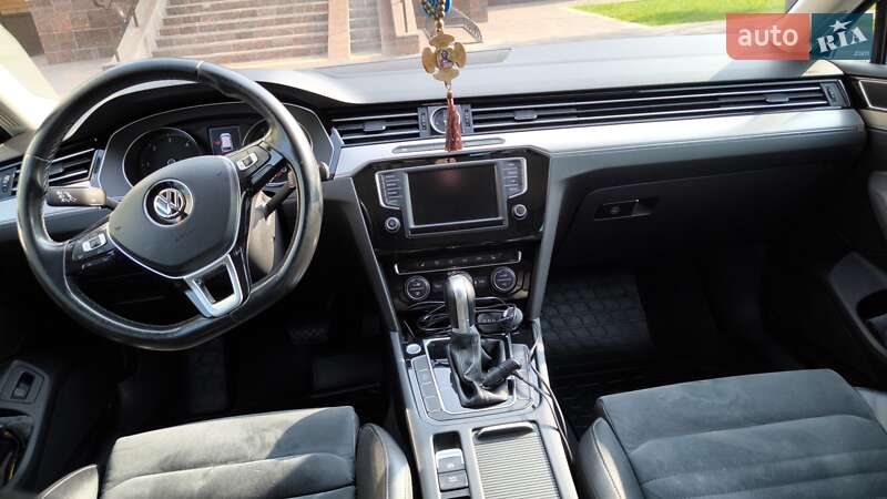 Универсал Volkswagen Passat 2015 в Вараше