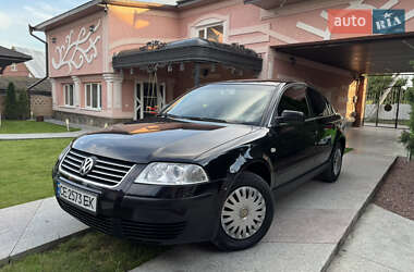 Седан Volkswagen Passat 2003 в Чернівцях