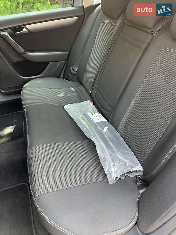 Универсал Volkswagen Passat 2012 в Одессе