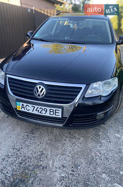 Універсал Volkswagen Passat 2010 в Луцьку