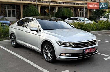 Седан Volkswagen Passat 2018 в Києві