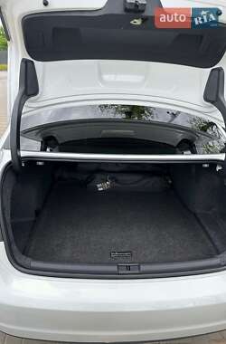 Седан Volkswagen Passat 2014 в 