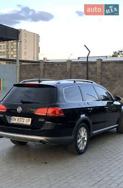 Универсал Volkswagen Passat 2012 в 