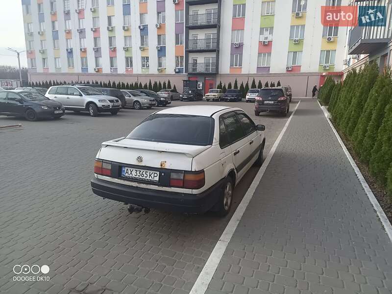 Седан Volkswagen Passat 1988 в Харькове