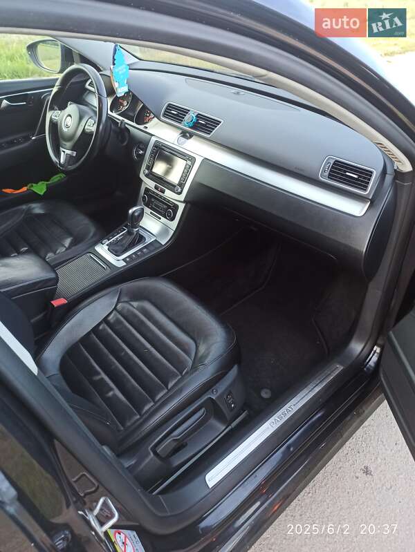 Універсал Volkswagen Passat 2010 в Рівному