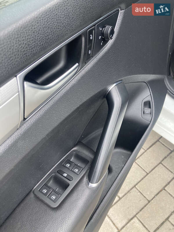 Седан Volkswagen Passat 2018 в Луцке