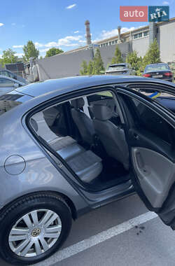 Седан Volkswagen Passat 2006 в 