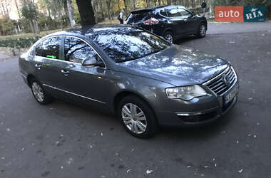 Седан Volkswagen Passat 2006 в 