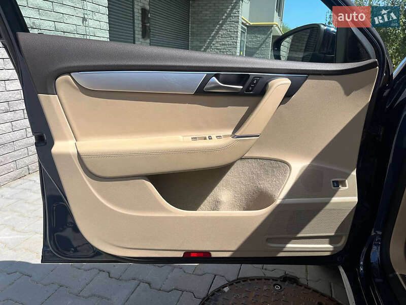 Универсал Volkswagen Passat 2014 в Хмельницком
