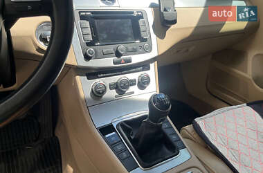 Універсал Volkswagen Passat 2014 в 