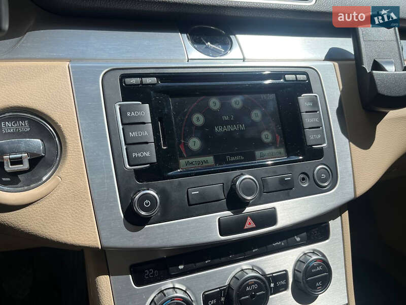 Универсал Volkswagen Passat 2014 в Хмельницком