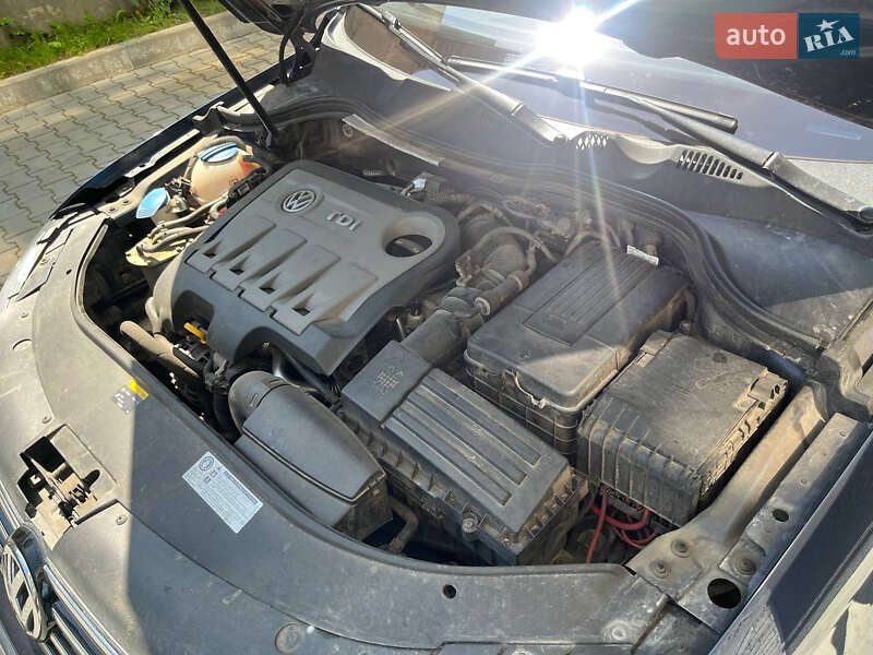 Универсал Volkswagen Passat 2014 в Хмельницком