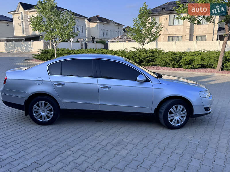 Седан Volkswagen Passat 2008 в Одессе