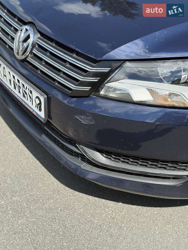 Седан Volkswagen Passat 2012 в Киеве