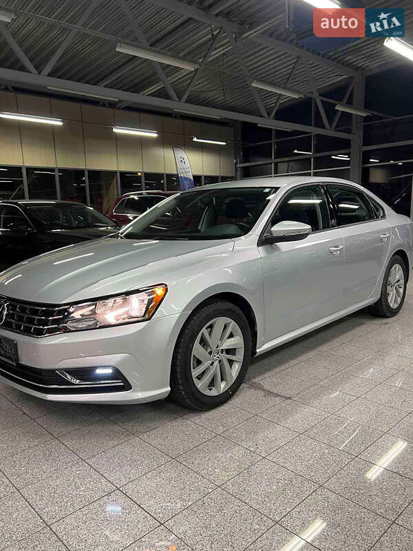 Седан Volkswagen Passat 2018 в 