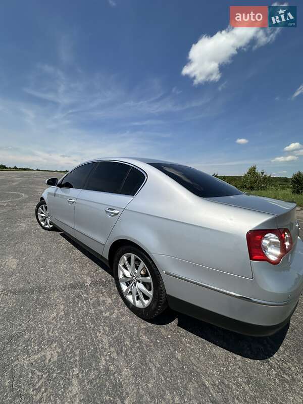 Седан Volkswagen Passat 2010 в Баре