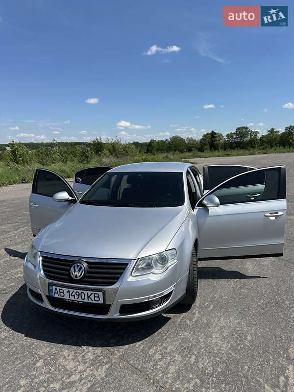 Седан Volkswagen Passat 2010 в Баре