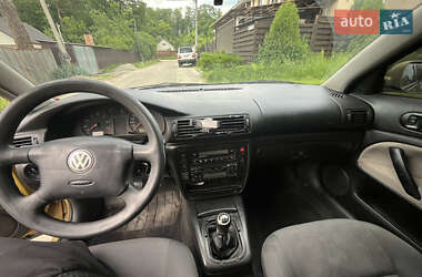 Седан Volkswagen Passat 1998 в 
