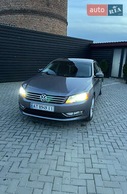 Седан Volkswagen Passat 2015 в Івано-Франківську