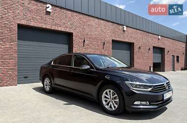 Седан Volkswagen Passat 2015 в 