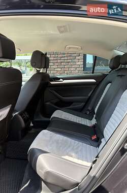 Седан Volkswagen Passat 2015 в 