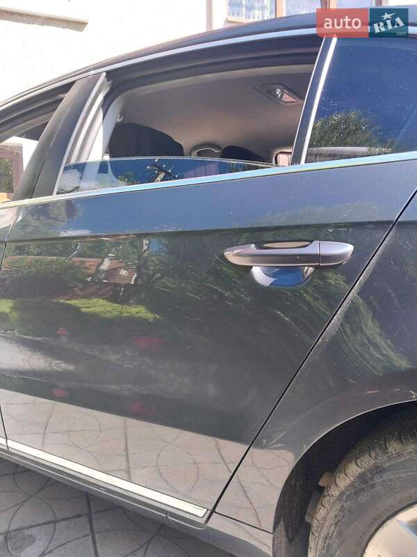 Седан Volkswagen Passat 2012 в Рахове