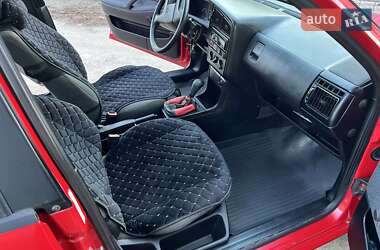 Седан Volkswagen Passat 1993 в 
